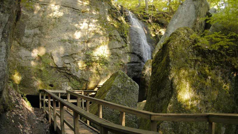 Nelson-Kennedy-waterfall elopement photos