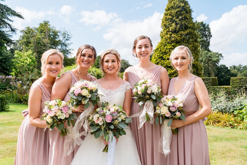 natural and relaxed bridesmaid photos