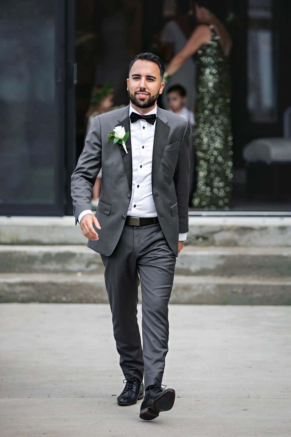 Cute and quirky little wedding in Schomberg and Arlington Estate by photographer Shawn Van Daele