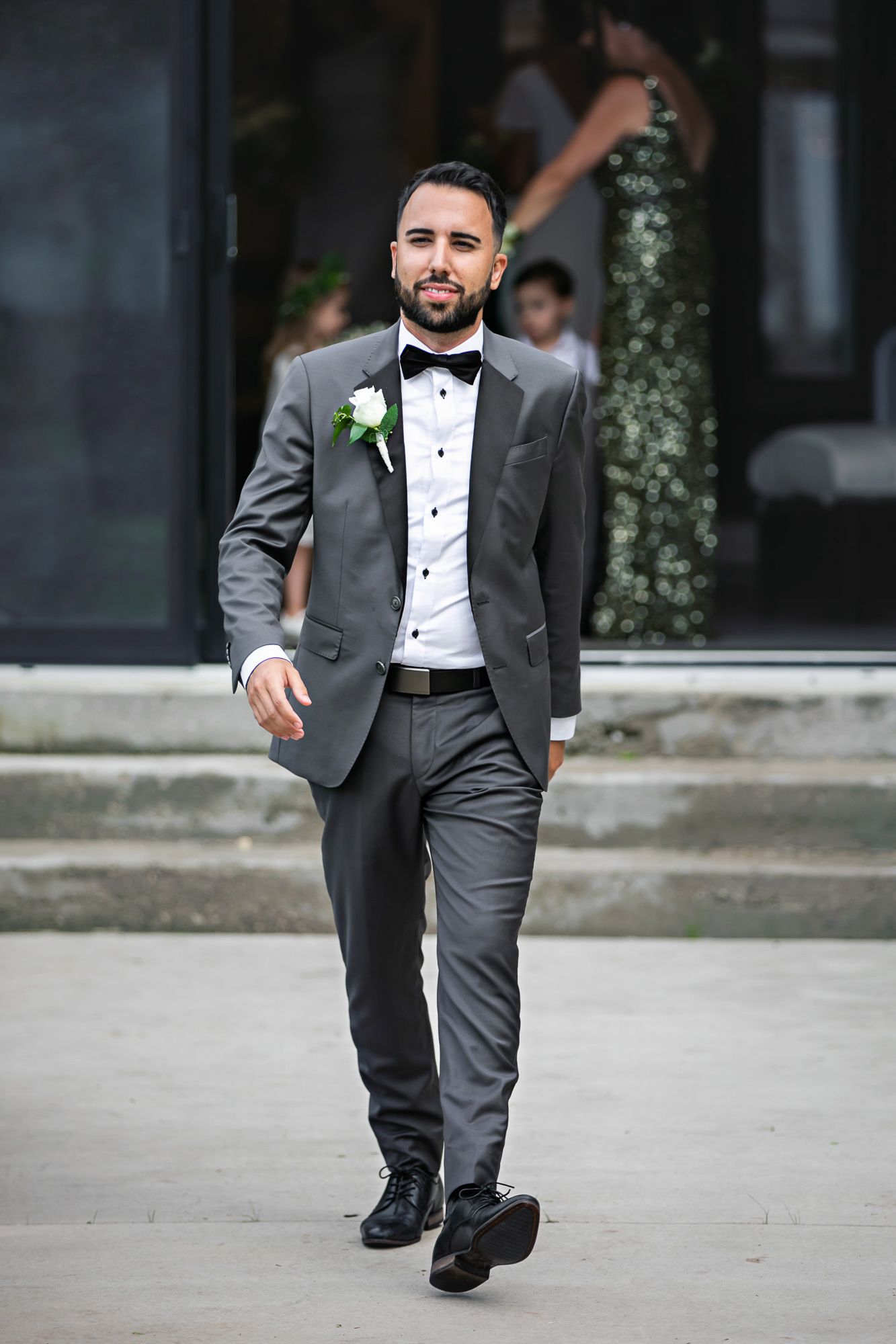 Cute and quirky little wedding in Schomberg and Arlington Estate by photographer Shawn Van Daele