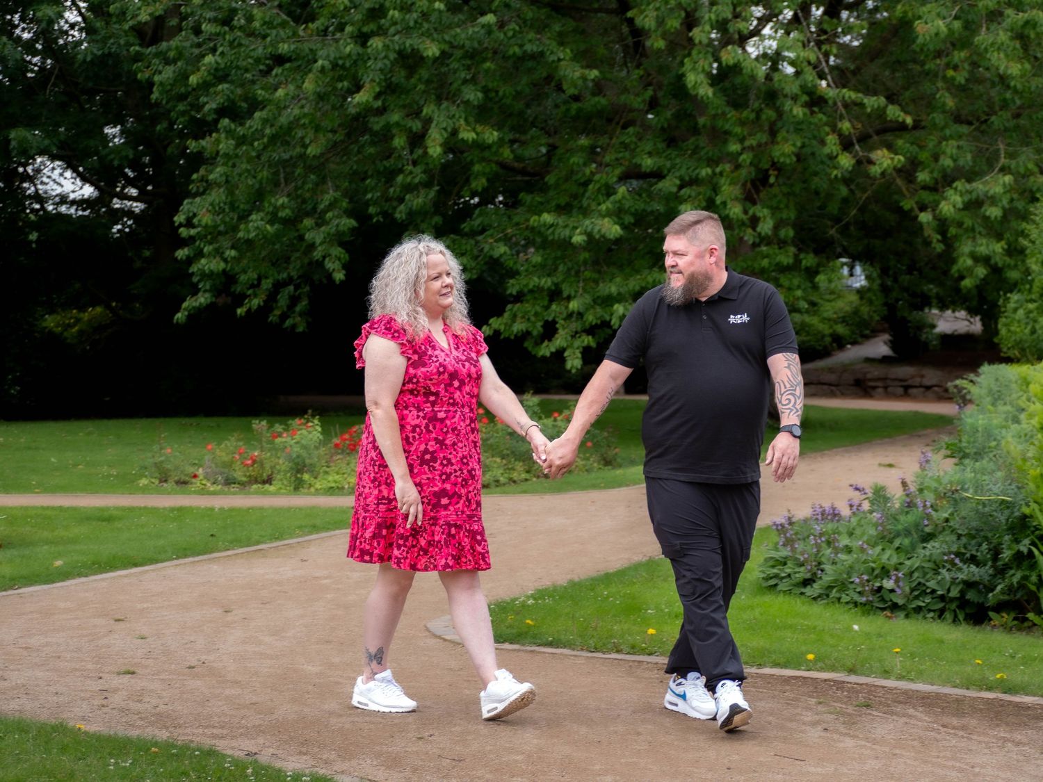Wilford Suspension bridge and park engagement photoshoot nottingham