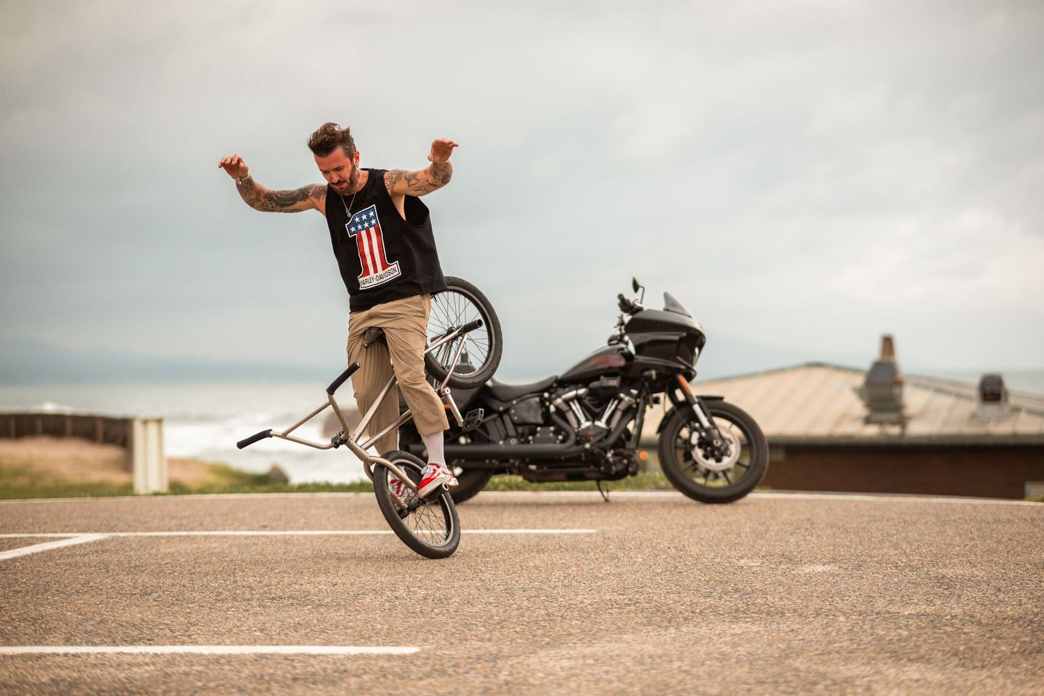 Alex Jumelin en démonstration de BMX Flat à Biarritz