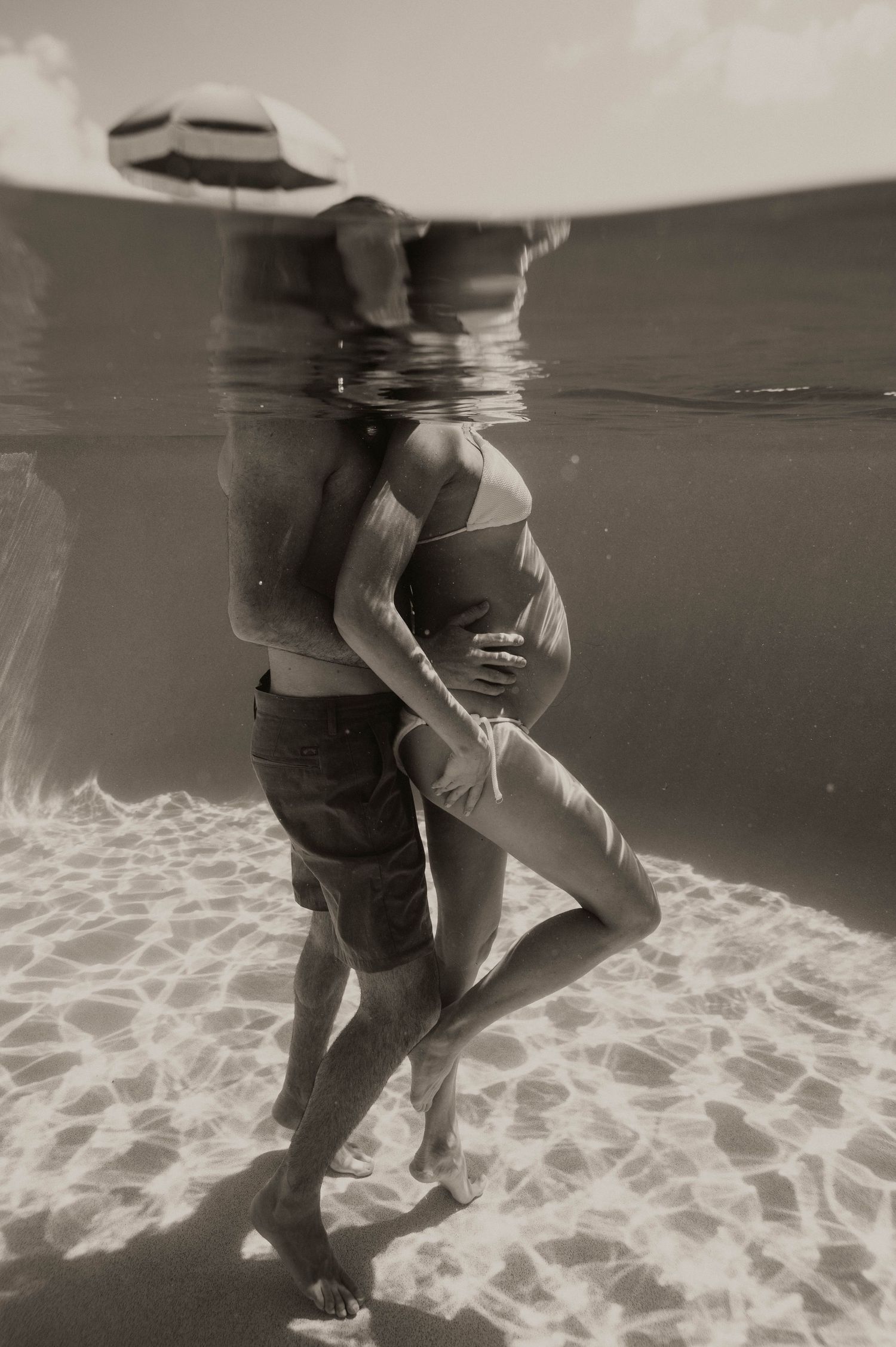 Sunshine Coast Photographer Underwater Maternity Brisbane and Gympie Ocean and Beach Photos In the water pregnancy and expecting pool