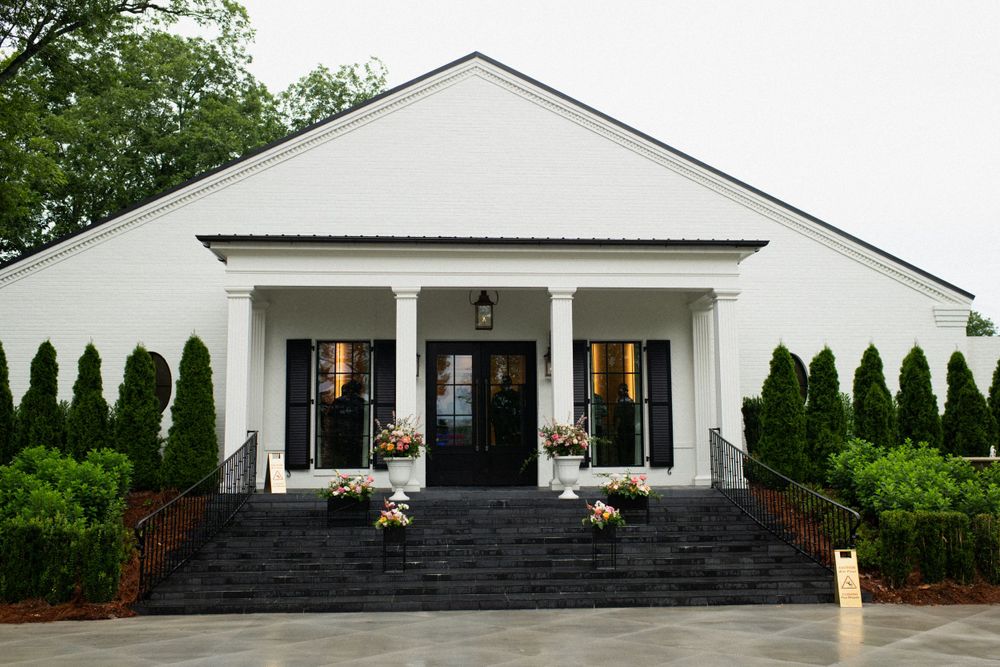 an exterior view of the lumpkin house wedding venue in albertville, alabama