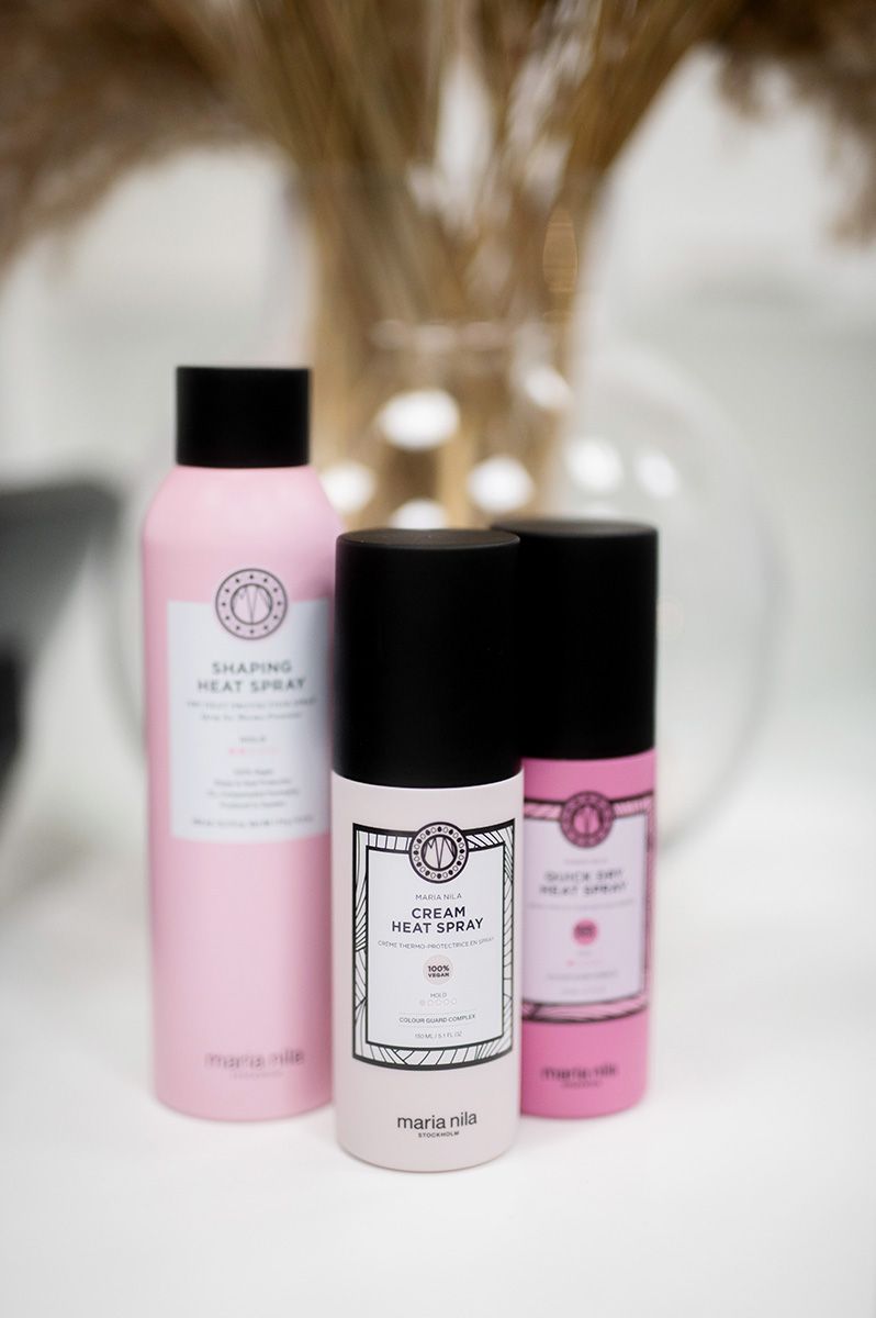 Cream heat spray frÄn Maria Nila skyddar ditt hÄr frÄn UV.