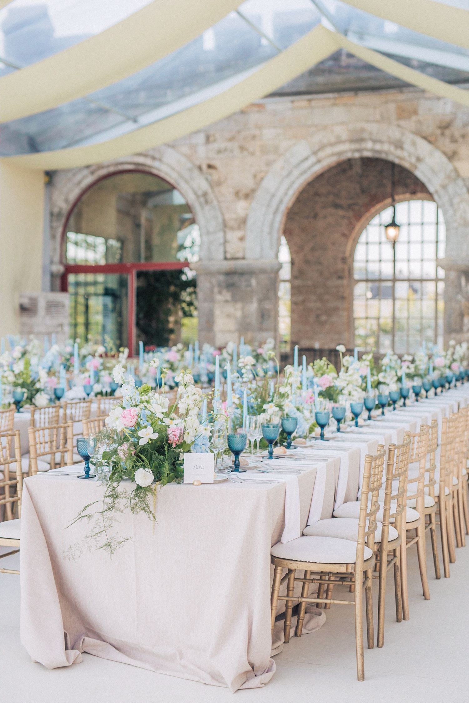 Romantic French destination wedding in Portugal — captured with cinematic flair at Forte da Cruz. By Regina Wedding Photographer Lisbon