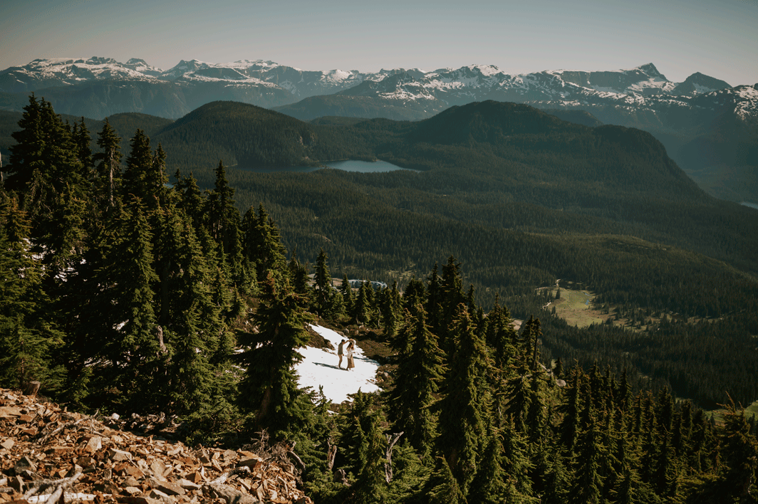 Couple spinning infront of mountain view Mt Washington scenic chairlift Photography by Photographer Soulfull Photographs