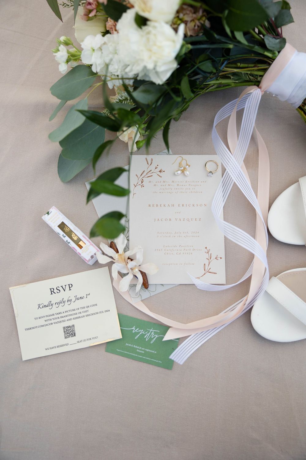 detail shot at Chico, California wedding lakeside pavilion northern california wedding photographer