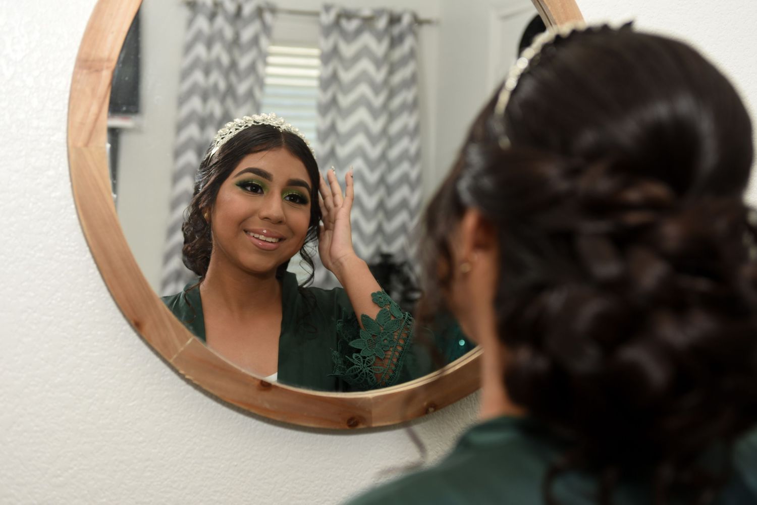Quinceanera Photo Checklist quince photography DFW best quince photographers fotolilly photography quince dress quince decor quince venue