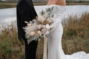 Dccumentary and destination wedding photographer and video in ontario mainly muskoka + gta + north bay + barrie + sundridge + sudbury.