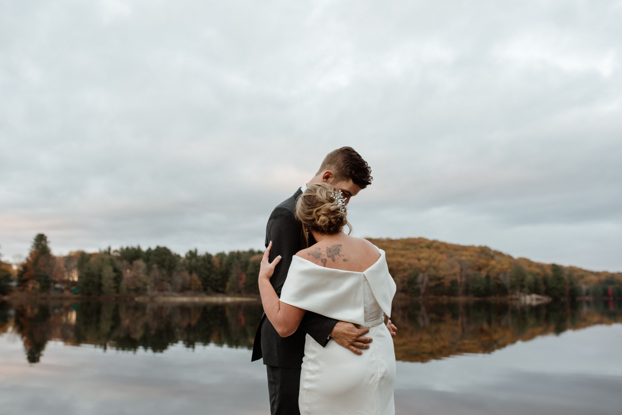 Dccumentary and destination wedding photographer and video in ontario mainly muskoka + gta + north bay + barrie + sundridge + sudbury.