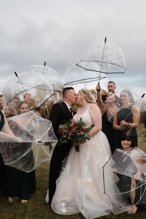 Dccumentary wedding photographer and video in ontario mainly muskoka + gta + north bay + barrie + sundridge + sudbury and anywhere.