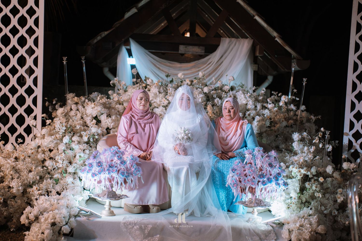 Bride with the moms