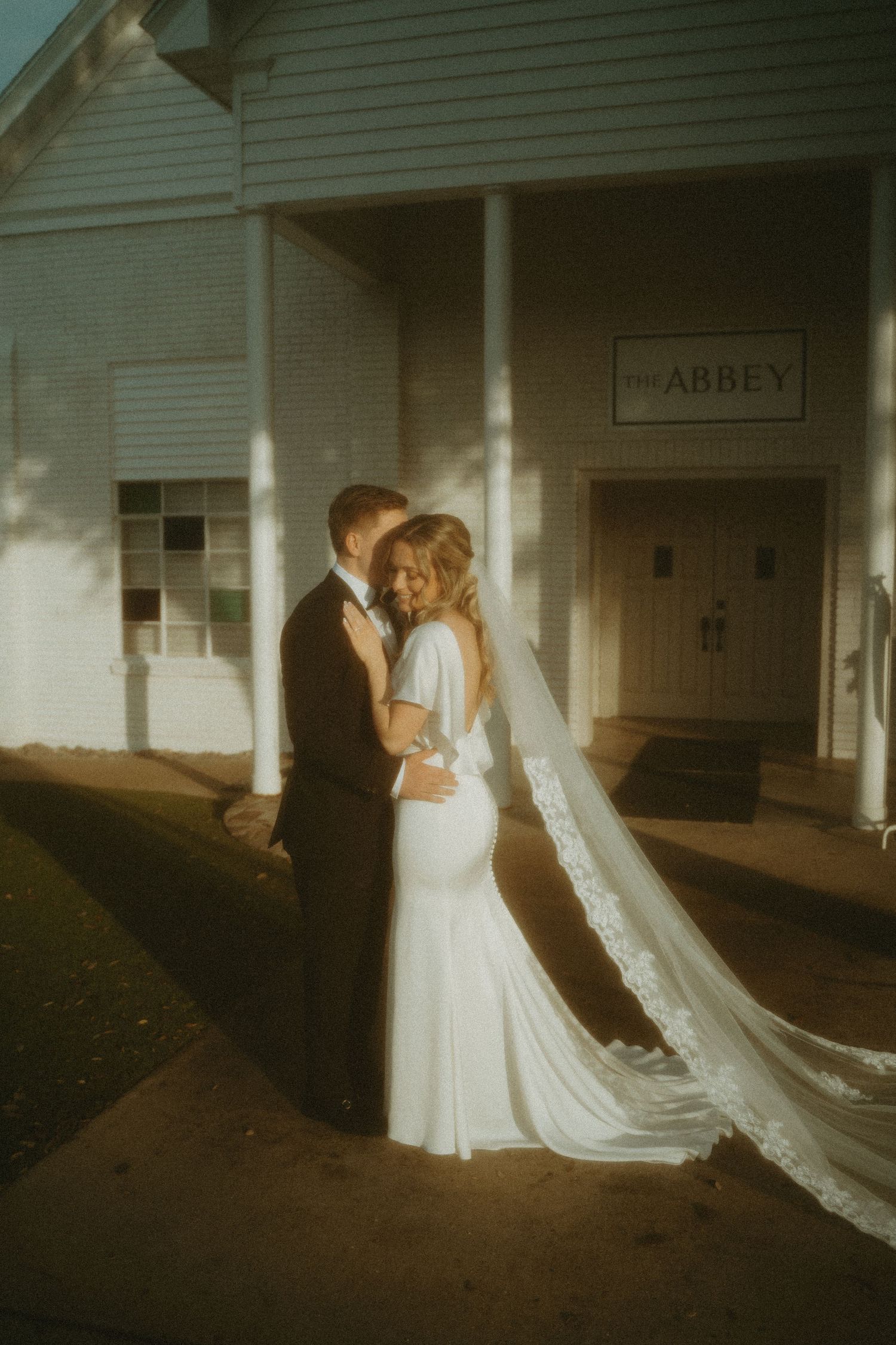 Texas wedding photographer with a vintage feel-classy and fun style with a retro vibe