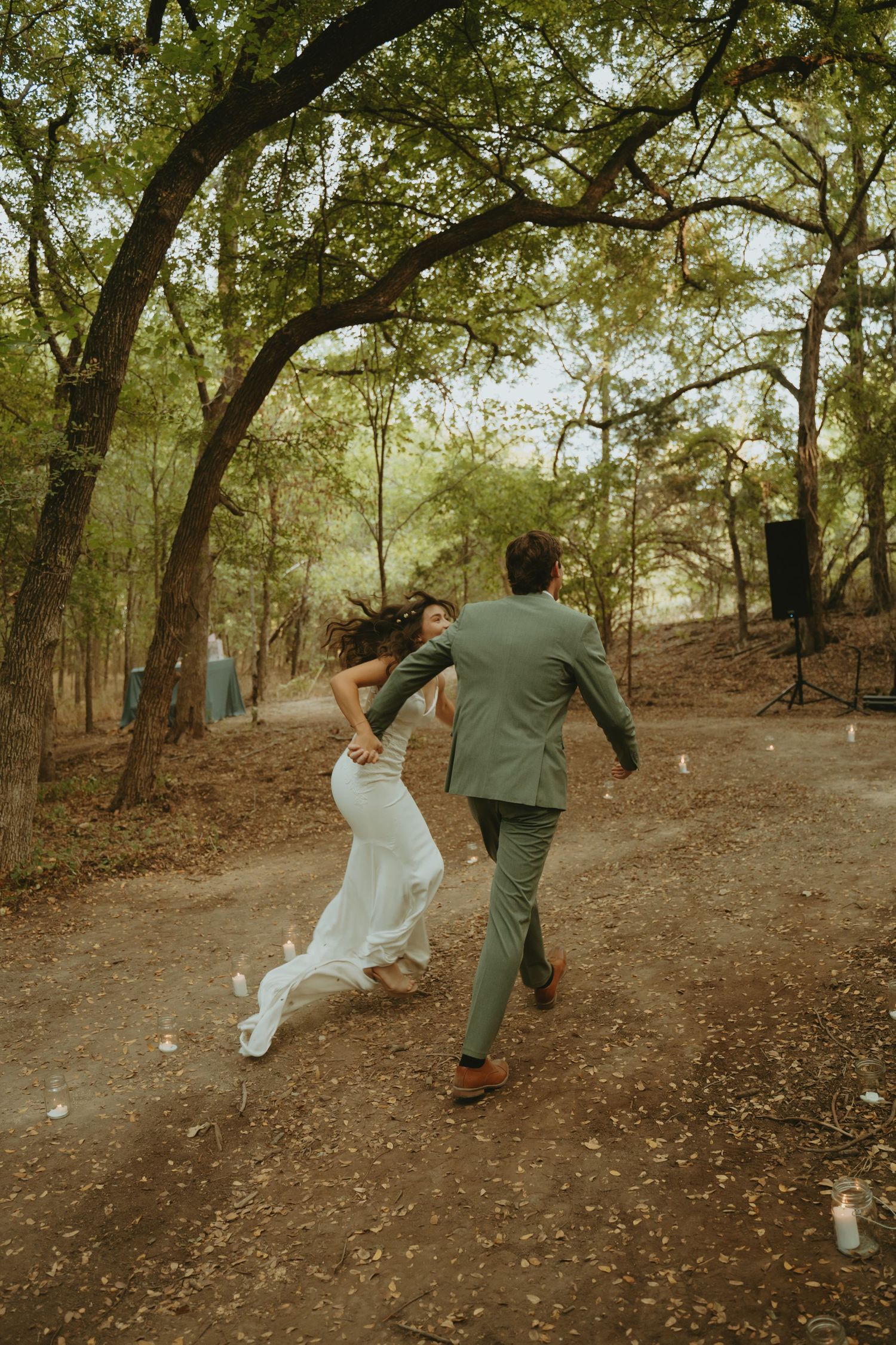 Texas wedding photographer with a vintage feel-classy and fun style with a retro vibe