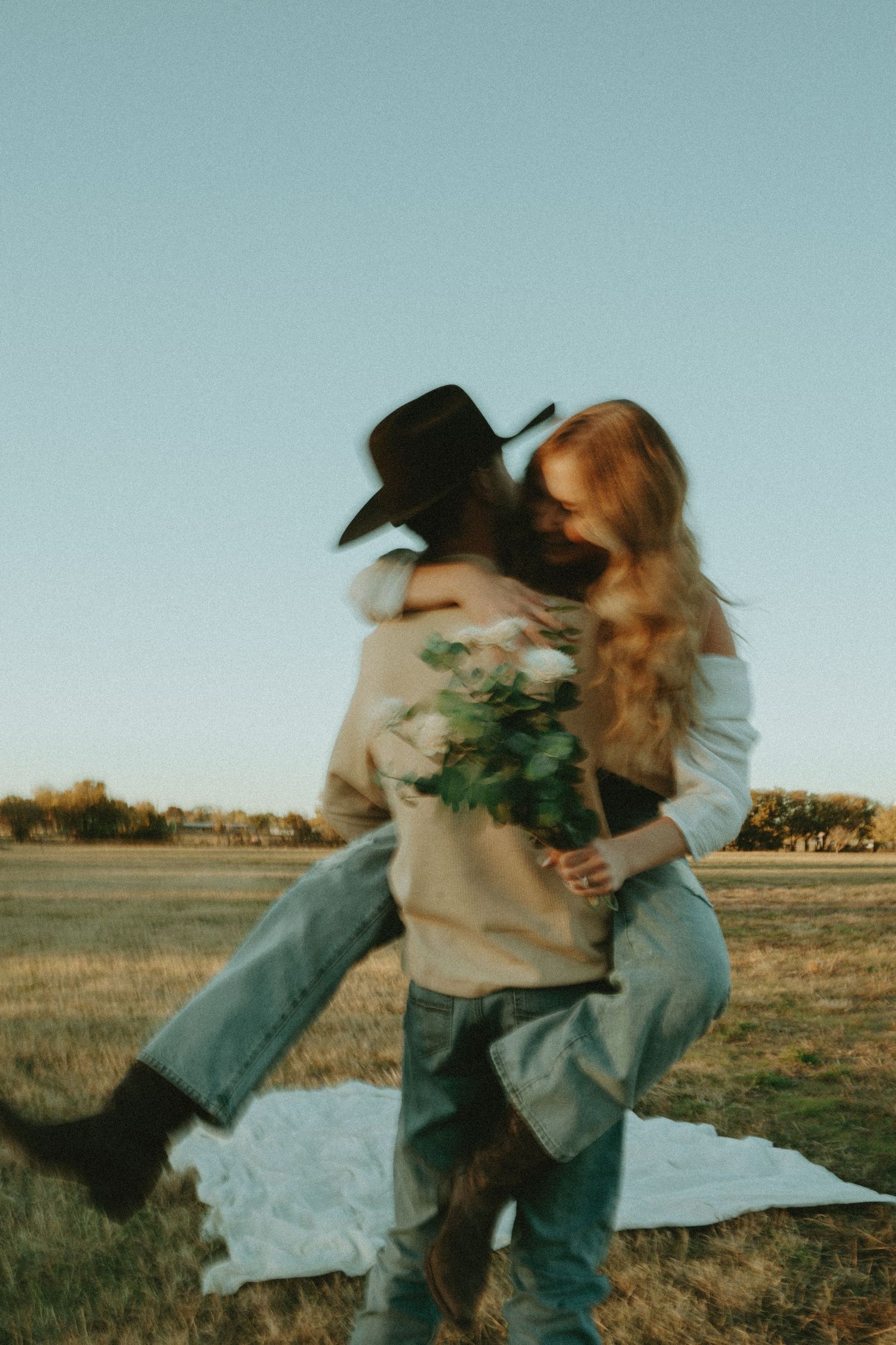 Spring film engagement session look-outdoor Texas engagement session. Engagement Session in fort worth Texas. Warm engagement photographer