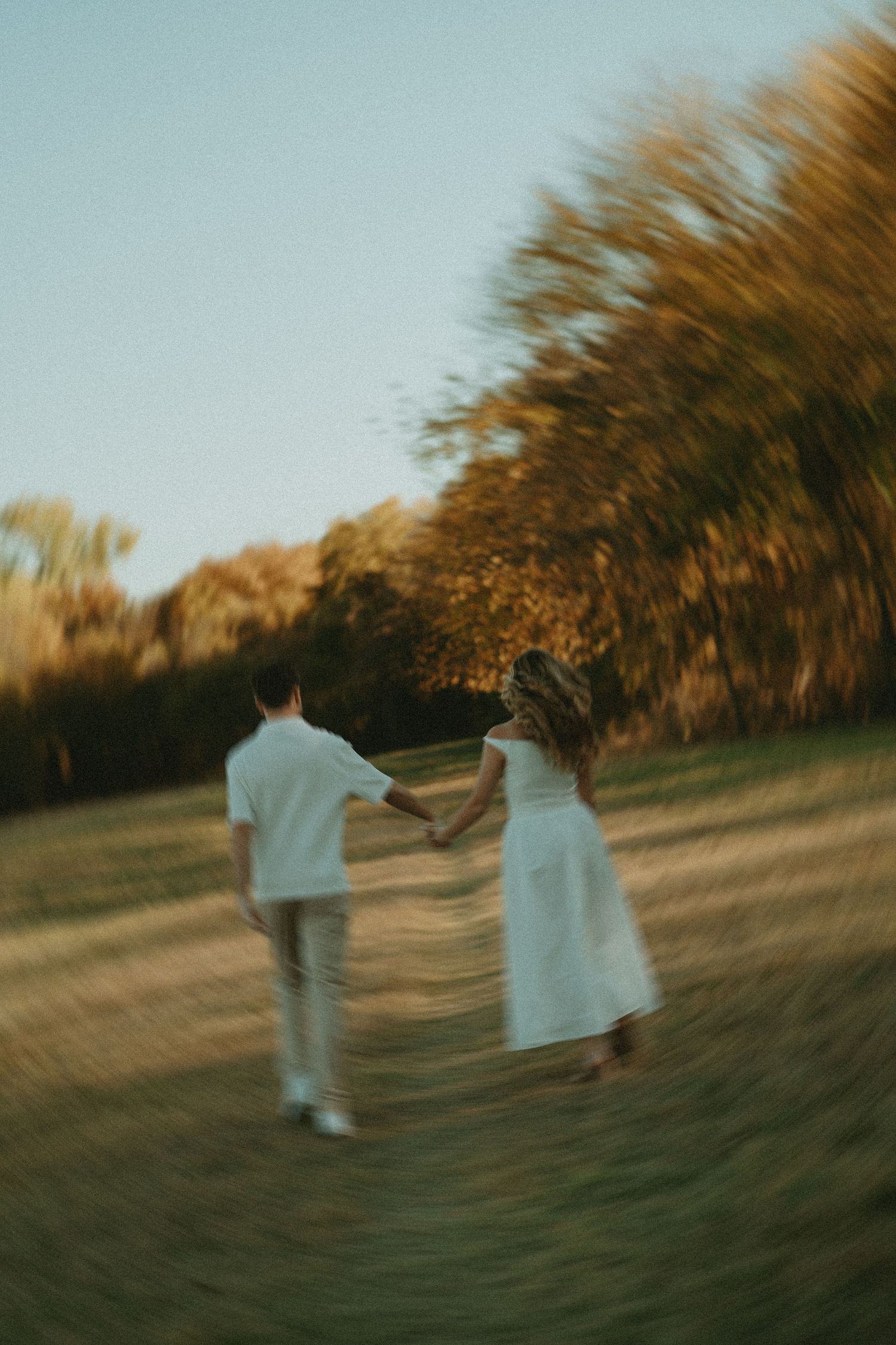 Spring film engagement session look-outdoor Texas engagement session. Engagement Session in fort worth Texas. Warm engagement photographer