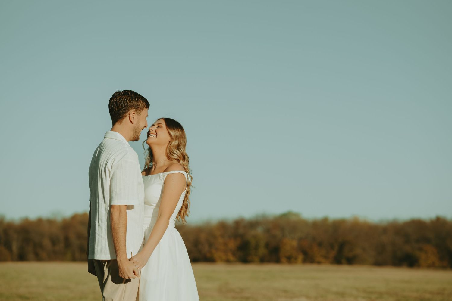 Spring film engagement session look-outdoor Texas engagement session. Engagement Session in fort worth Texas. Warm engagement photographer