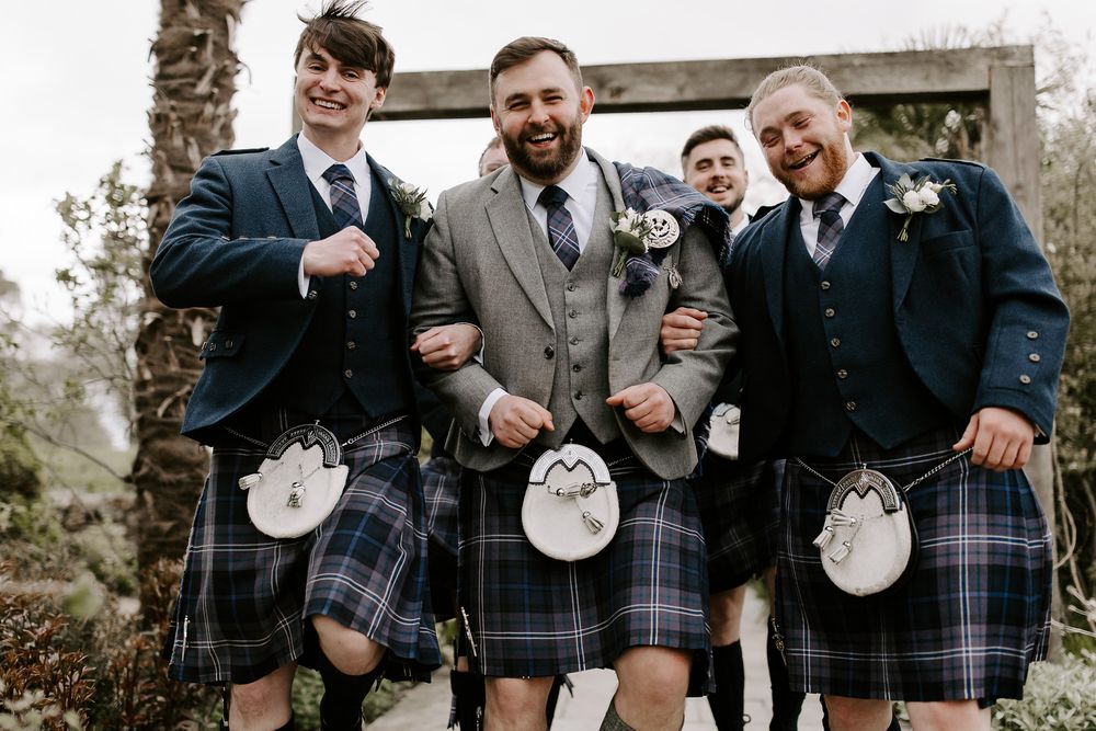 grooms men