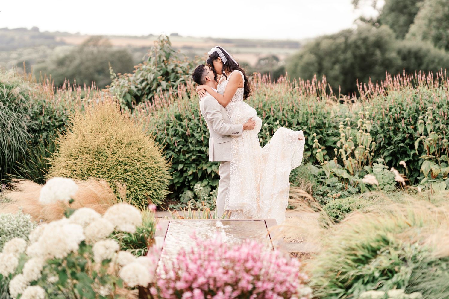 Cotswolds Wedding Venue - Hyde House - Photography by Scarlett Shellis
