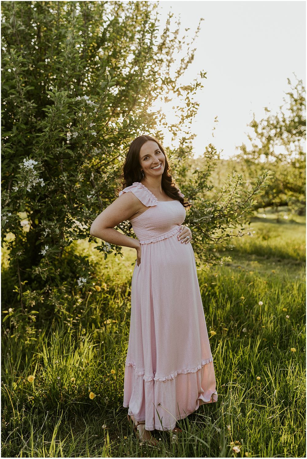 Woman taking NH maternity photos