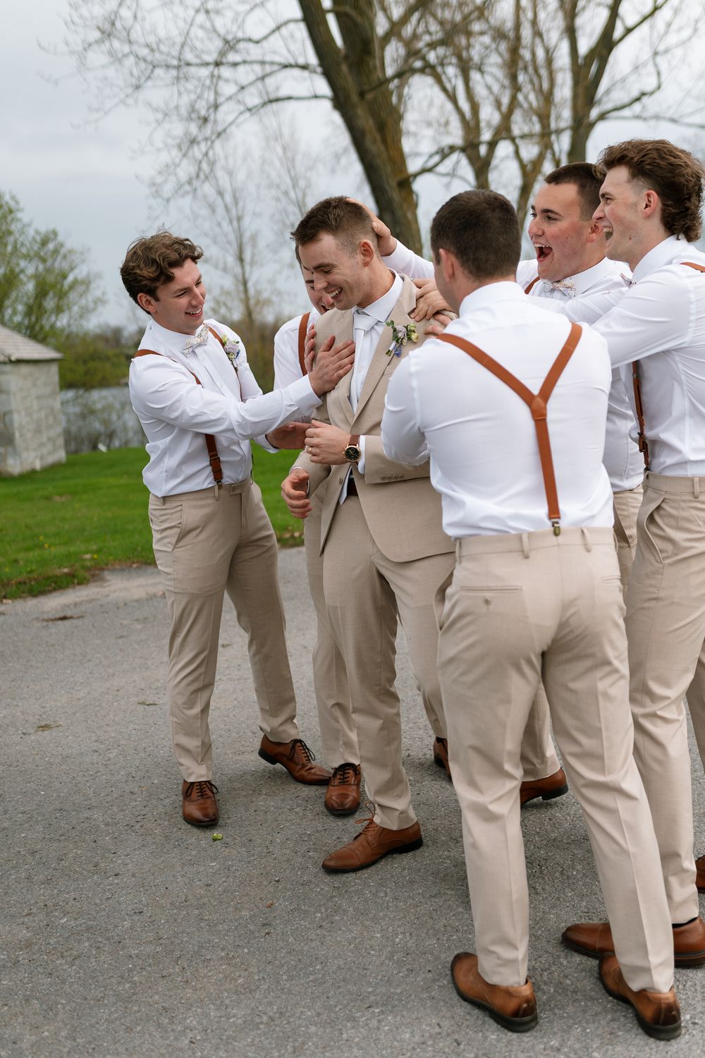 creative bridal party photos