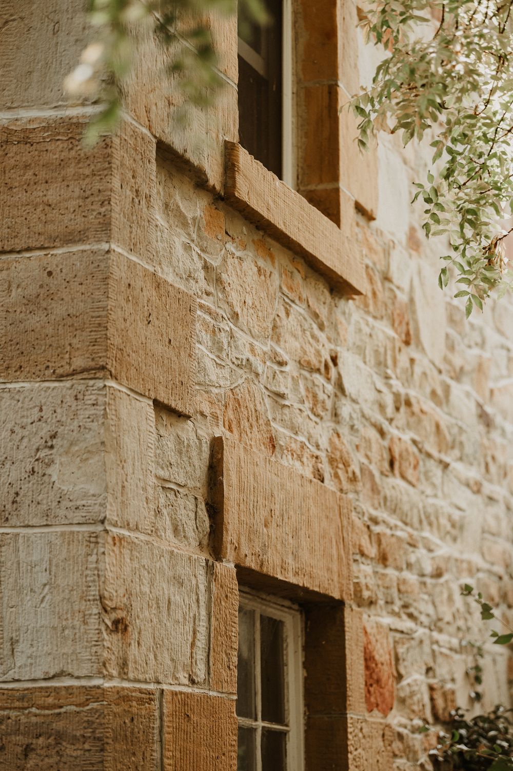 Elegant & sophisticated wedding in Tasmania. Situated at Stonefield, captured by wedding & elopement specialist Joss Jensen Photography