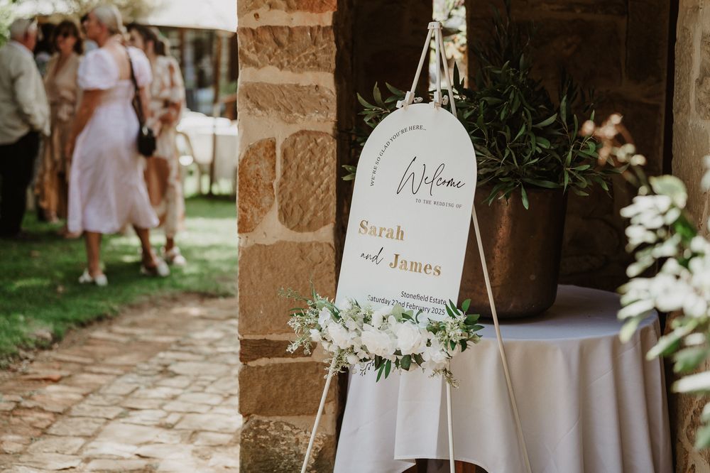 Elegant & sophisticated wedding in Tasmania. Situated at Stonefield, captured by wedding & elopement specialist Joss Jensen Photography