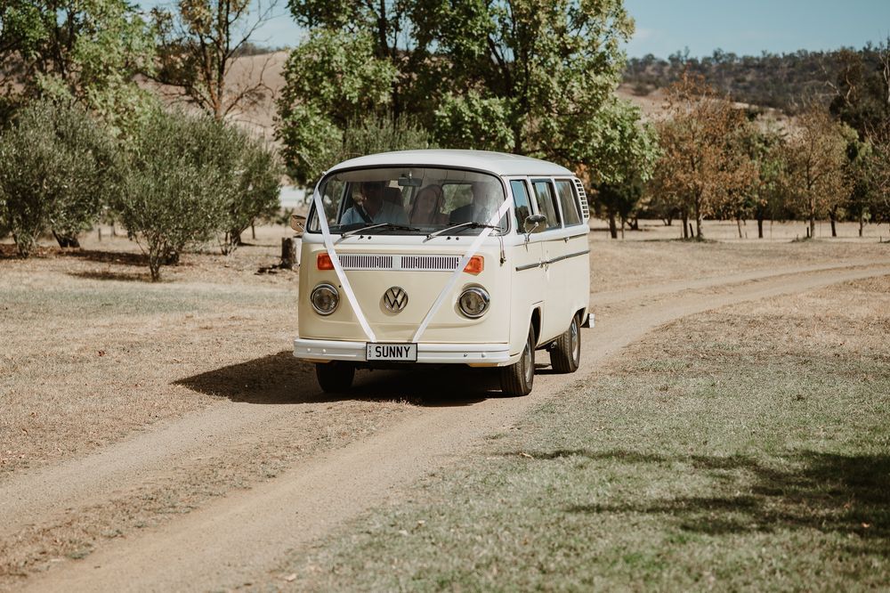 Elegant & sophisticated wedding in Tasmania. Situated at Stonefield, captured by wedding & elopement specialist Joss Jensen Photography