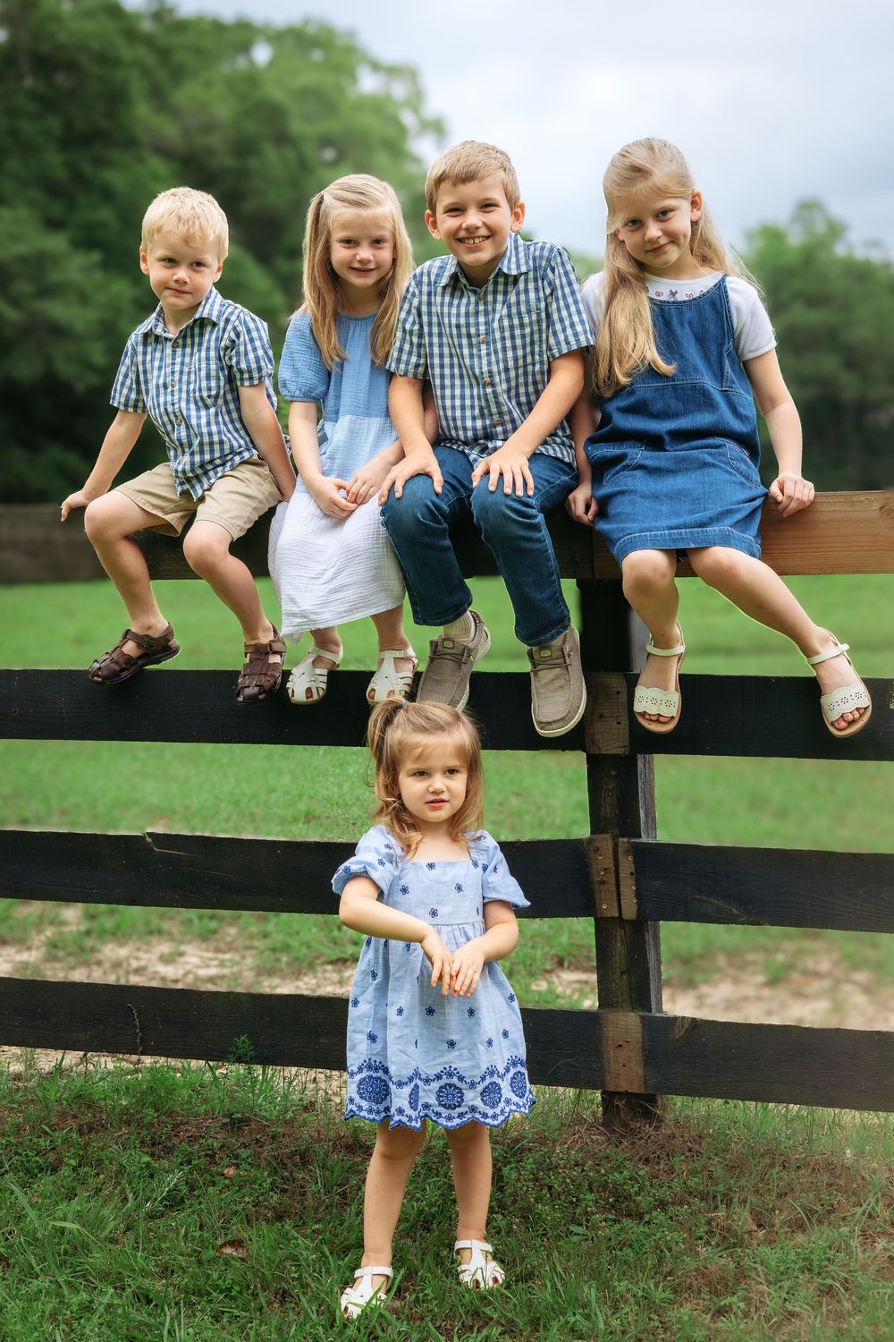 Children from extended family session smiling together during outdoor photoshoot in Athens GA
