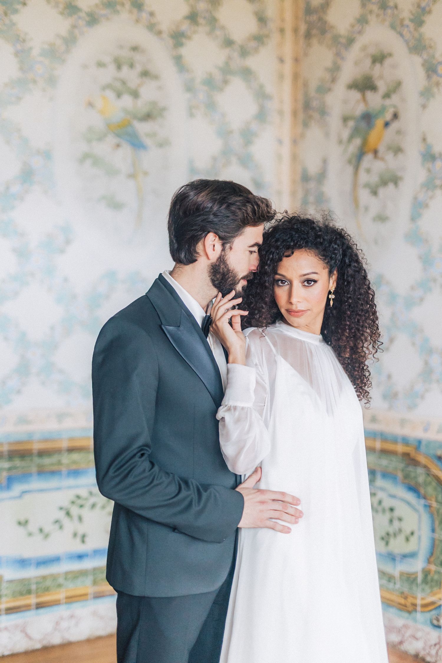 Editorial styled photo-shoot at Casa dos Penedos, a wedding venue from Penha Longa Catering. captured by a Portugal wedding photographer.