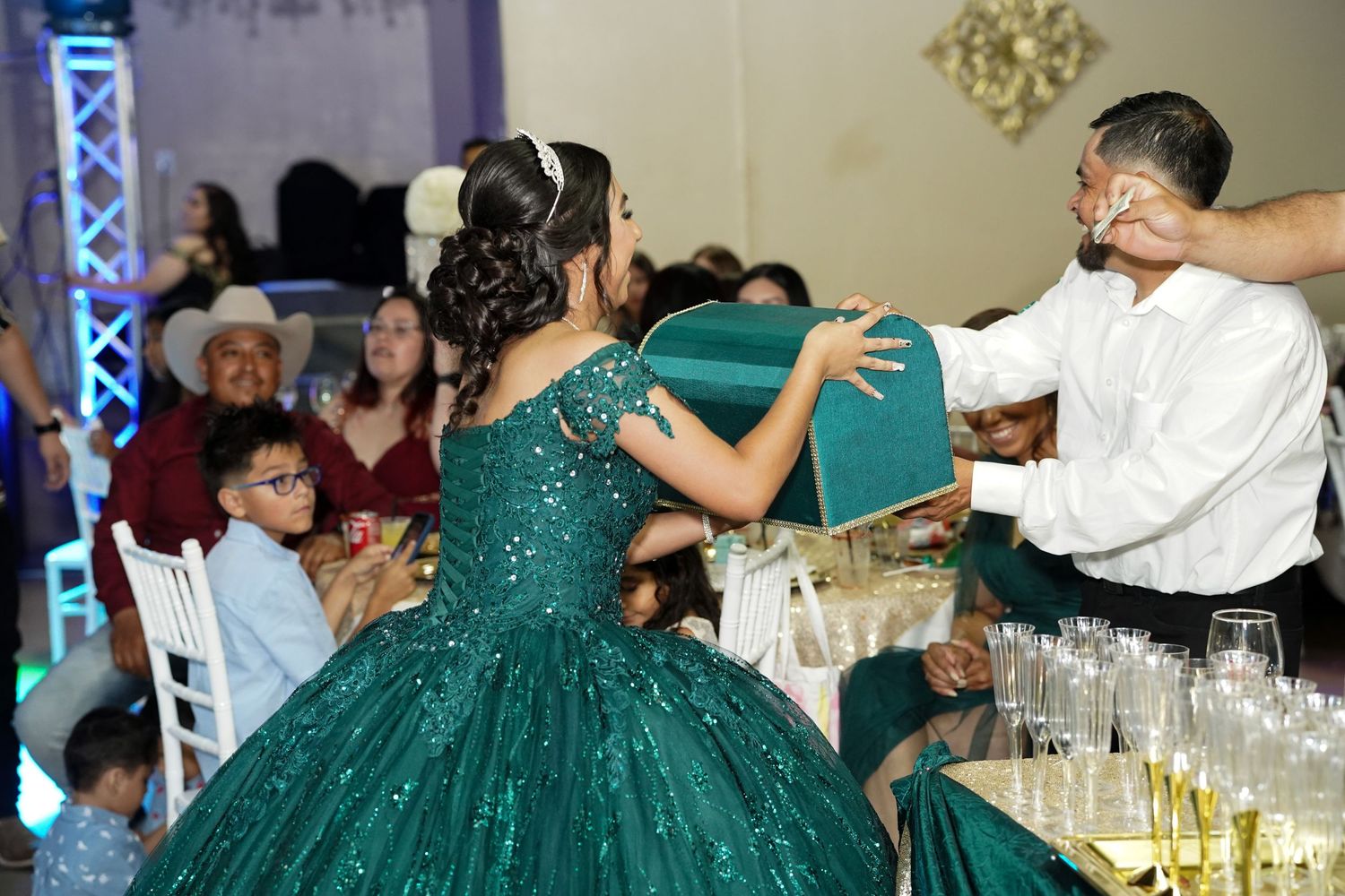 dallas quince photographer quinceanera photography packages quince photographer near me quince dollar dance