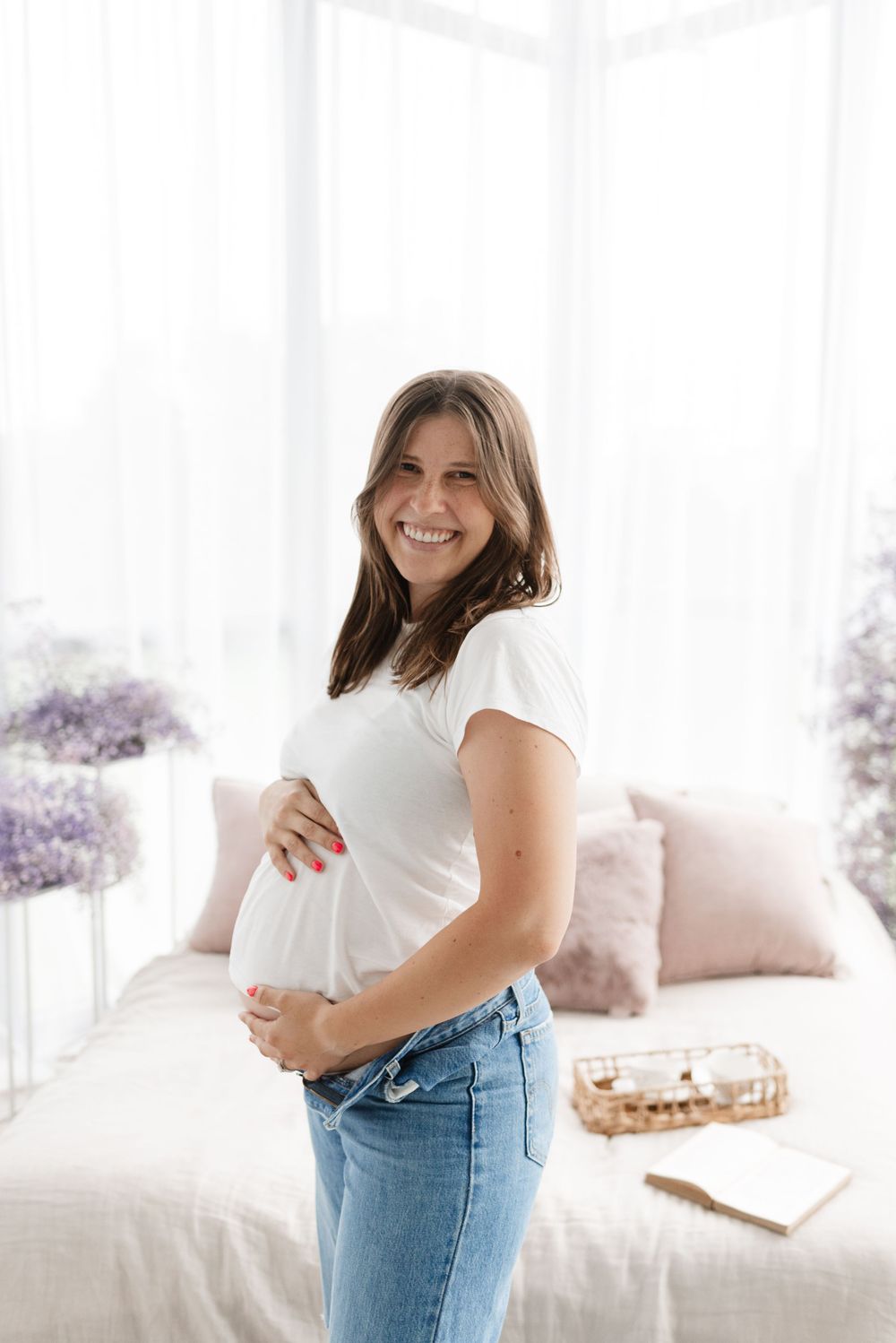 Maternity shoot at Icon Studio Space, for Brazilian Foodie, by Toronto maternity photographer Jess GC Photography