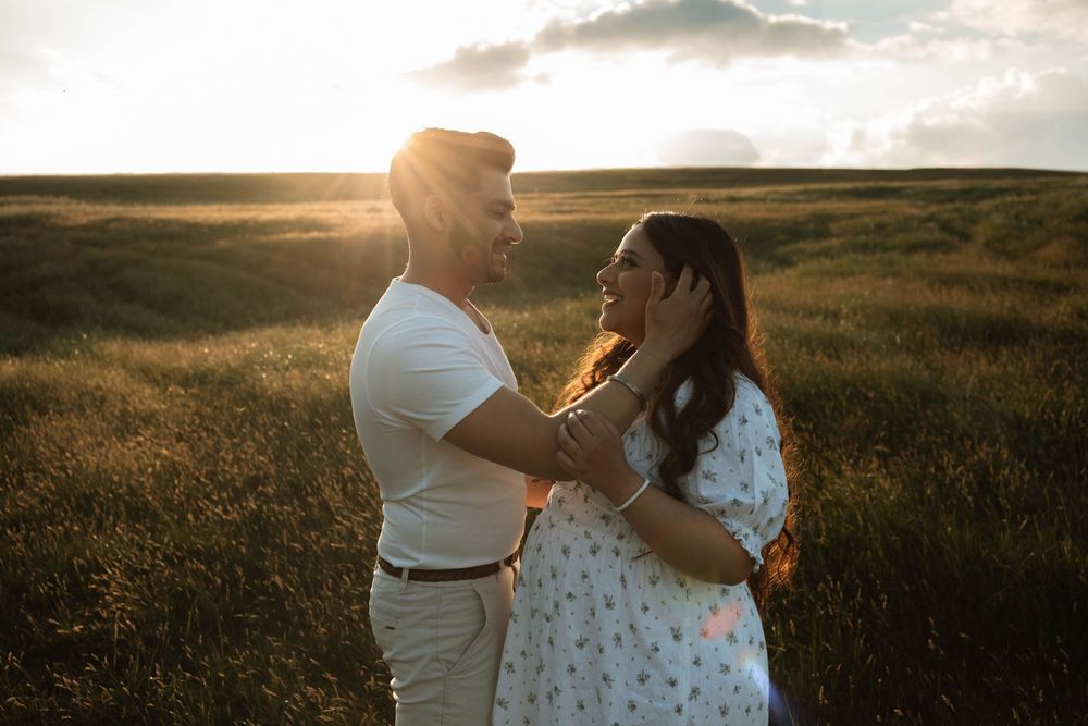 Maternity session, Manchester, Manchester motherhood, Manchester Wedding photographer, romantic storytelling, meadow maternity shoot, sunset