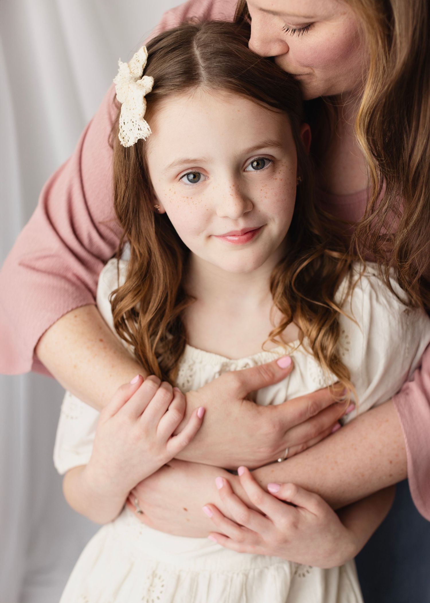 Clothesline Consignment Store mini session photography in Cloverdale with Elizabeth Lang Photography. Family Photography