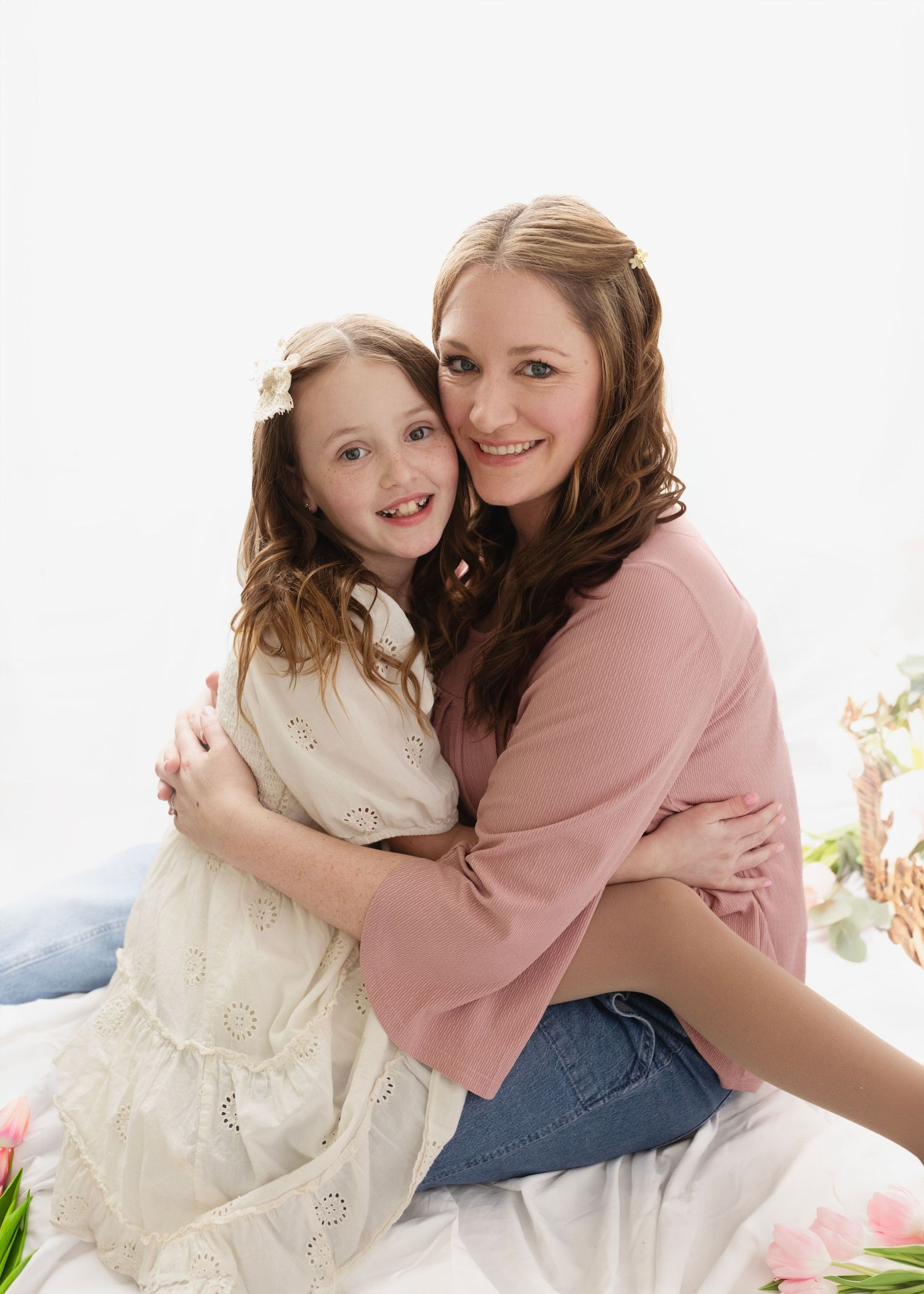 Clothesline Consignment Store mini session photography in Cloverdale with Elizabeth Lang Photography. Family Photography