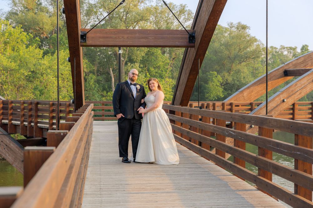 romantic wedding photos on a bridge in Michigan,