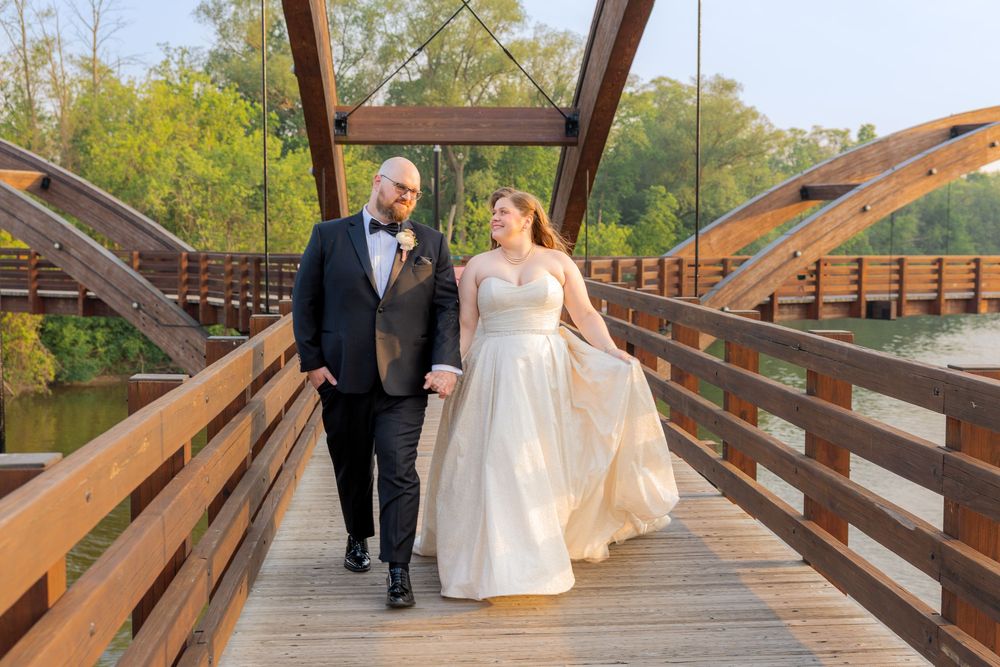 romantic wedding photos on a bridge in Michigan,