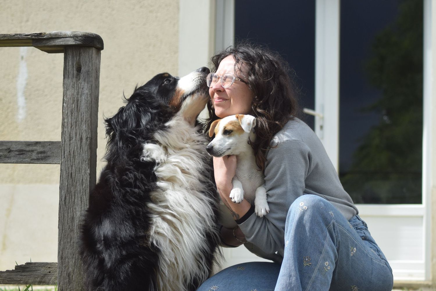 Photographe avec ses animaux de compagnie