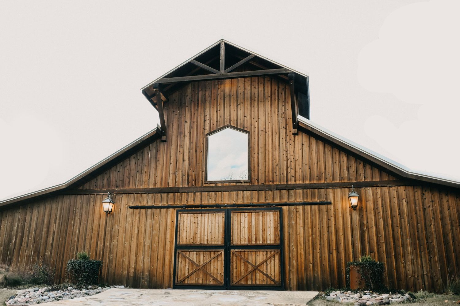 whispering oaks wedding venue