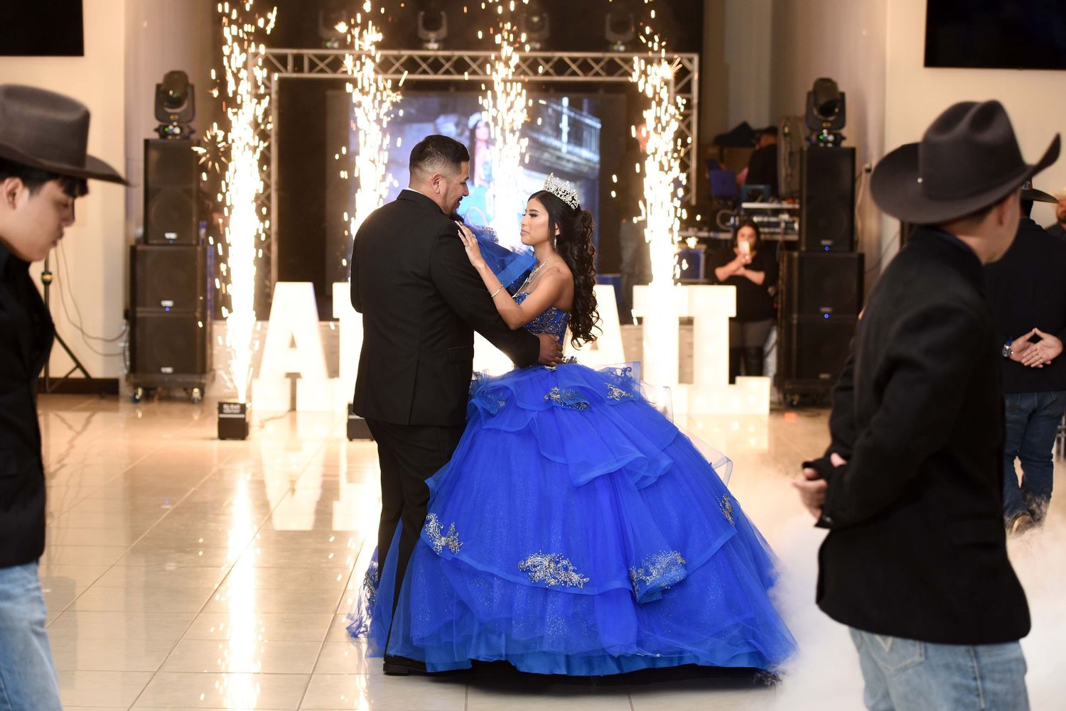 Quinceanera Photo Checklist quince photography DFW best quince photographers fotolilly photography quince best photo checklist for all photo