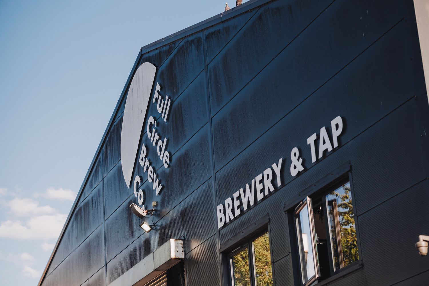 Full Circle Brewery wedding photography