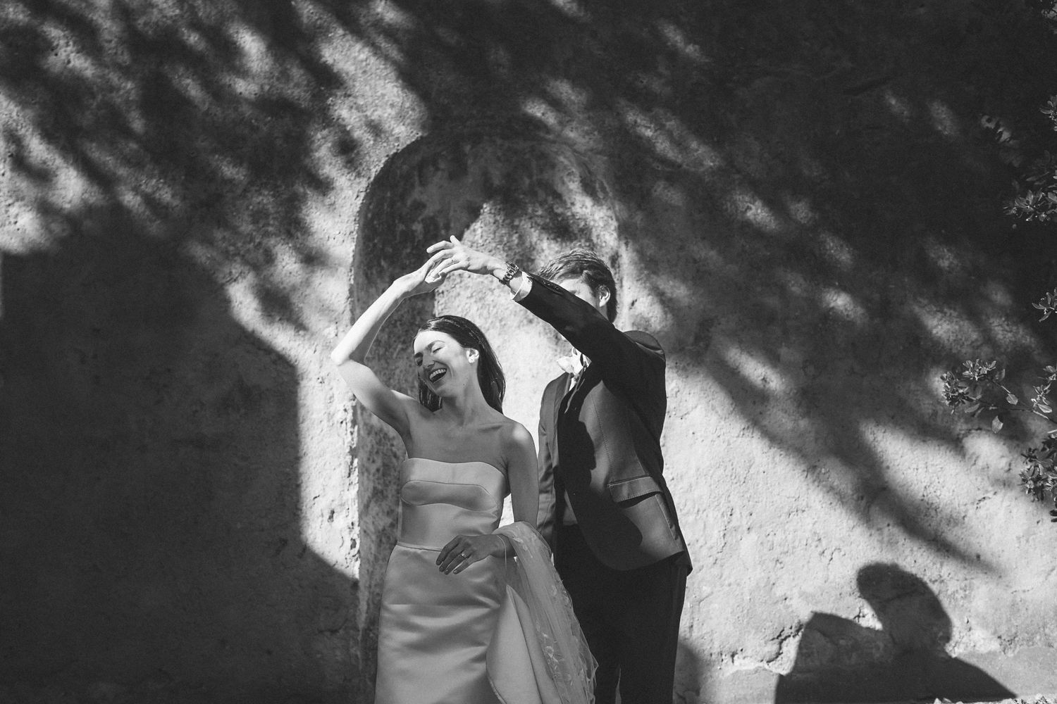 Romantic French destination wedding in Portugal — captured with cinematic flair at Penha Longa Hotel. By Regina Wedding Photographer Lisbon
