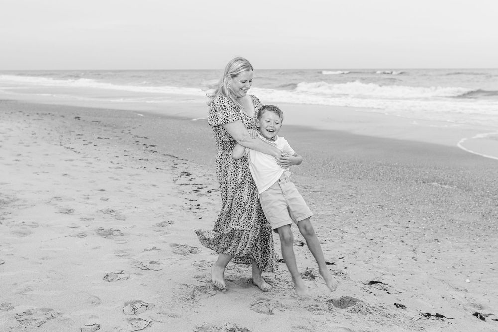 book you Emerald Isle beach photographer Samantha Ann photo studio best photos and reliable experience in swansboro nc
