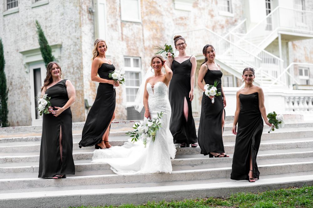 Wedding photographers in Florida document bride’s quiet moment before ceremony