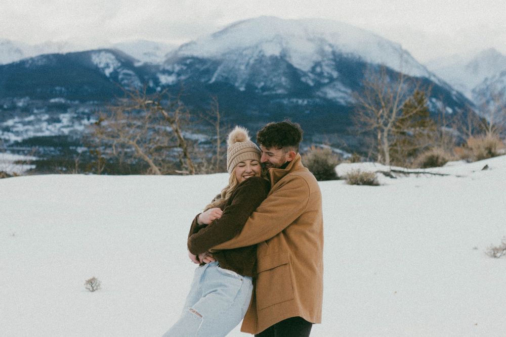 Engagement session in Breckenridge, Colorado. Mountains background engagement session, Colorado.