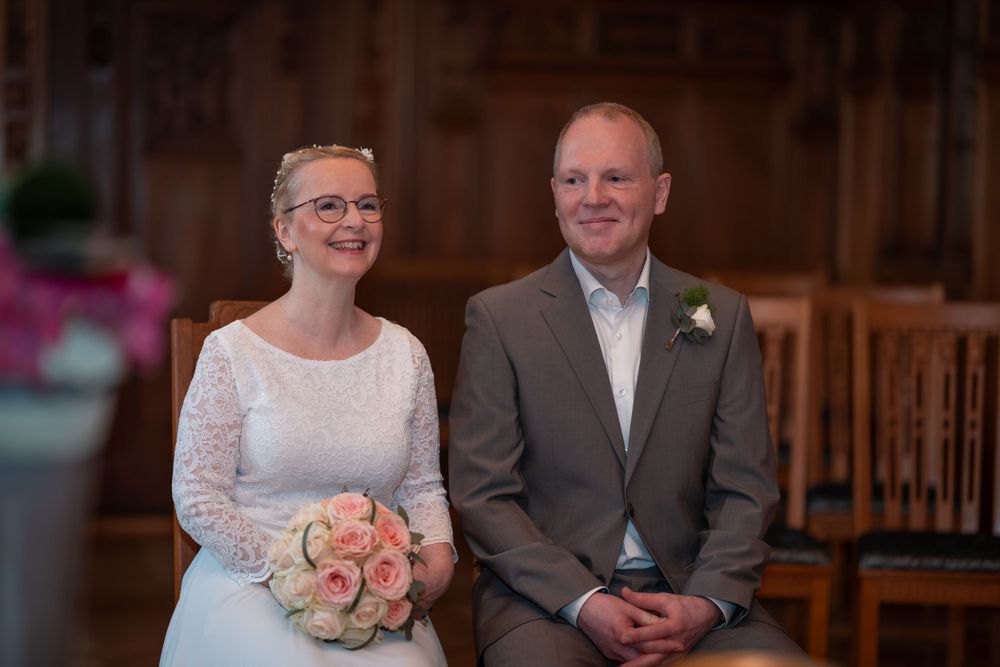 Hochzeitsfotograf Standesamt Berlin Pankow - Brautpaar Bilder im Trauzimmer