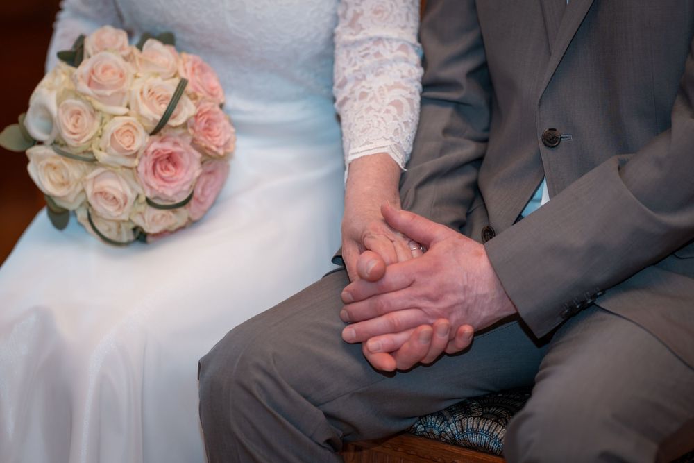 Hochzeitsfotograf Standesamt Berlin Pankow - Brautpaar Bilder im Trauzimmer