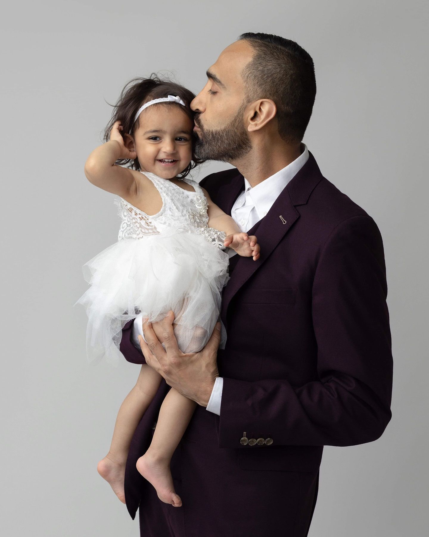family sessions in Cloverdale studio with Elizabeth Lang Photography. Baby photos in Surrey.