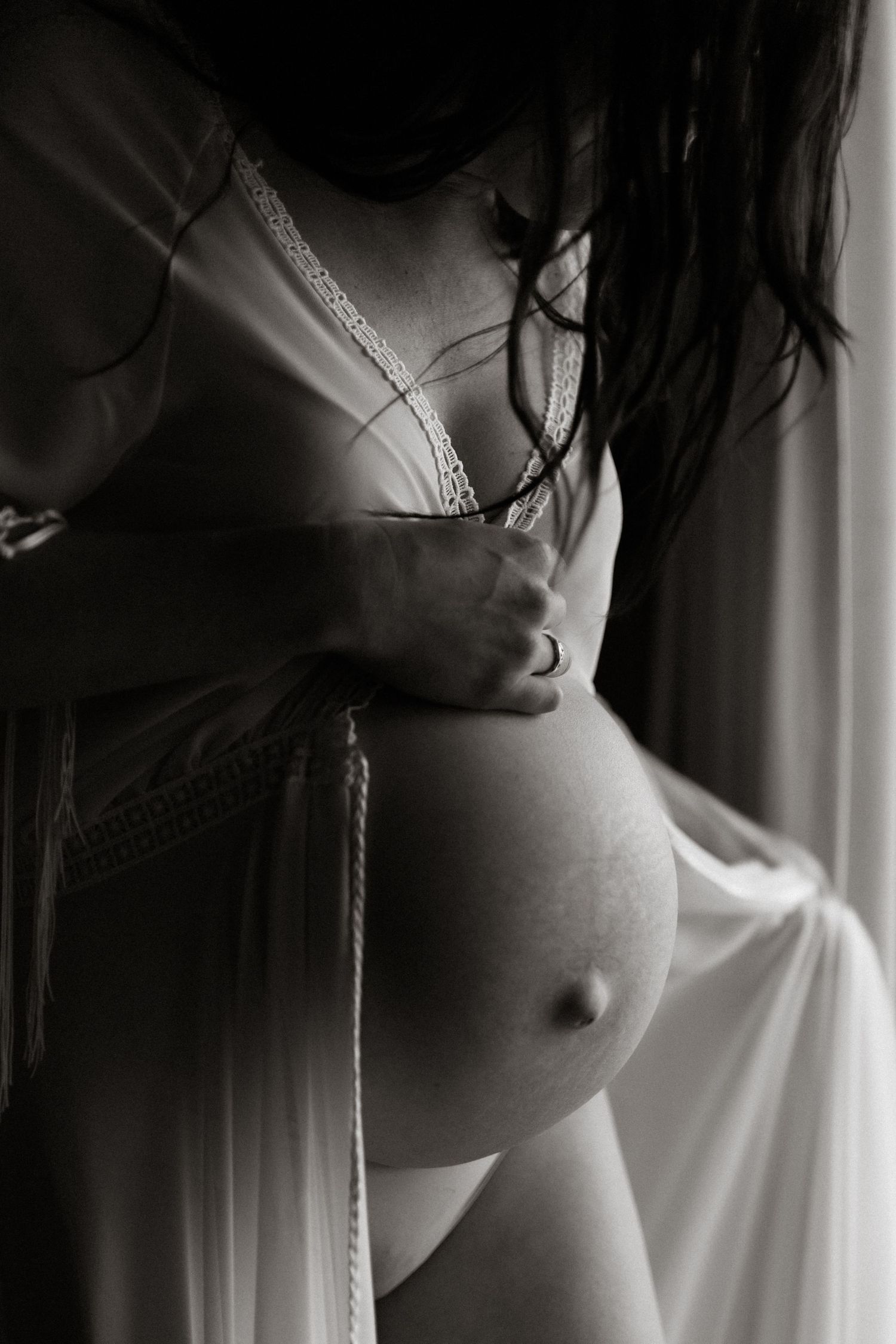 Maternity in home session client closet robe, black and white